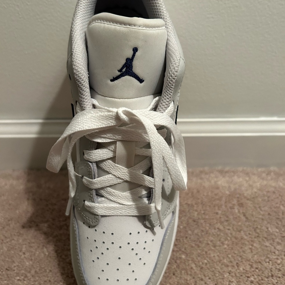 Nike Kids Air Jordan 1 Low White, Gray and Navy Size 6 kids - Picture 3 of 7